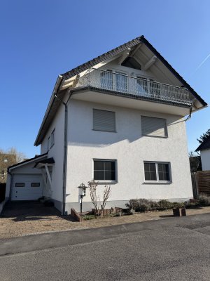 Gepflegtes Mehrfamilienhaus in familienfreundlicher Lage, Garten und angrenzendem Baugrundstück (522 m²)