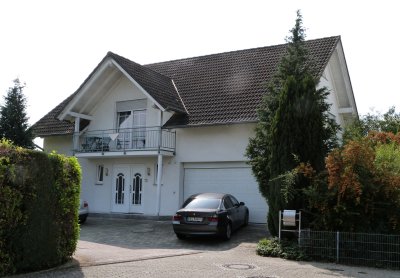 Schöne, helle Villa mit Pool und Sauna