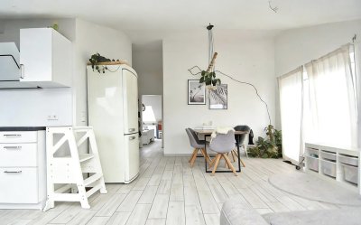 Moderne lichtdurchflutete 4-Zimmer-Wohnung | Balkon & Garage | EBK | 3 Min U-Bahn | Nähe Uni Hohenheim