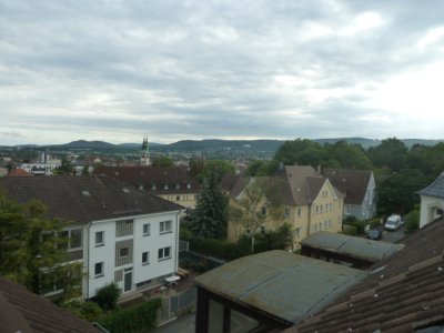 1-Zimmer-Wohnung, möbiliert, DG, vorderer Westen mit tollem Blick