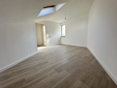 Sanierte 3-Raum–Wohnung mit Terrasse über den Wolken Apoldas