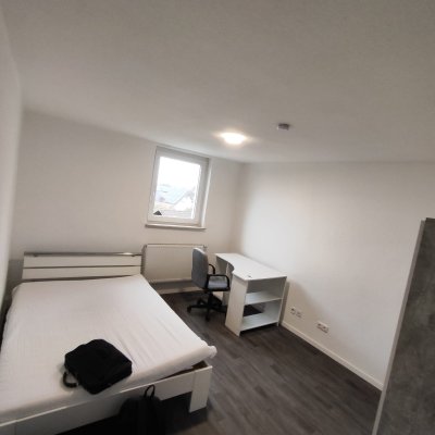 WG-Zimmer in Petersberg/ Room for Rent in a Shared House – Quiet & Well-Loca