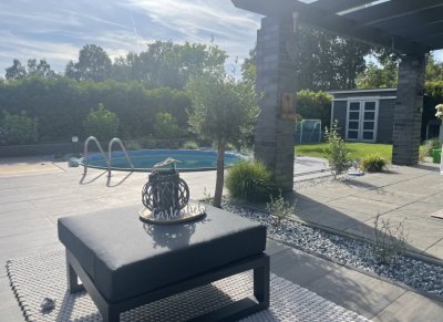 Einziehen & Wohlfühlen - Modernes Einfamilienhaus Dingden mit Pool & Kamin