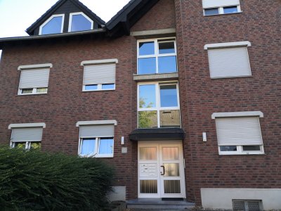 Tolle 3 Zi. DG Wohnung mit Balkon und Stellplatz in Linnich-Körrenzig