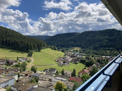 Baiersbronn 2-Zimmer-Wohnung mit Panoramablick mit Balkon und Einbauküche