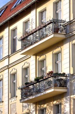 Zentral Lage Berlin! Große, schöne Zimmer mit große Panoramic Fenster !!!