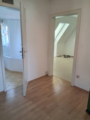 Ansprechende und helle kleine Wohnung für Single