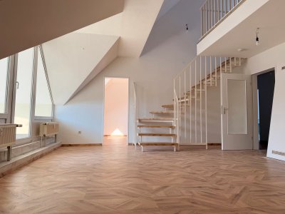 Traumhafte Maisonette Wohnung mit Galerie, Erstbezug, Grünheide