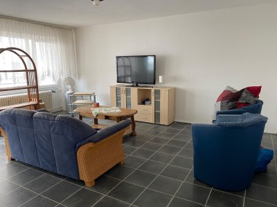 Vermietung eines Apartements mit Küche, Diele, Bad, Balkon