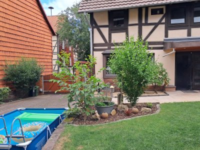 Schönes Gepflegtes Renoviertes freistehendes Einfamilienhaus mit abgeschlossenem Innenhof