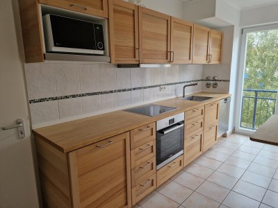 Helle barrierefreie 3-Zimmer Wohnung mit Einbauküche, Balkon und Keller