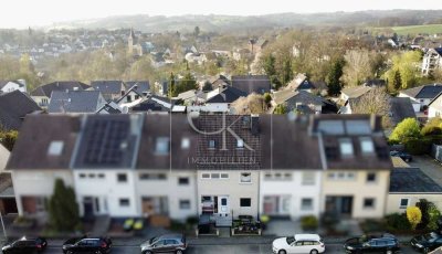 Seelscheid! Liebevoll modernisiertes Reihenmittelhaus mit wunderschönem Ausblick!