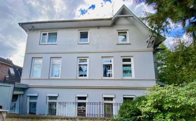Zinshaus in Hamburg Niendorf, 4 Whg., 1 Gewerbeeinheit u. 2 Garagen, WEG-Teilung, zum Verkauf!
