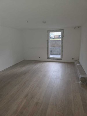 1-Zimmer-Souterrain-Wohnung mit kleiner Terrasse und Einbauküche in Friedberg-Ockstadt
