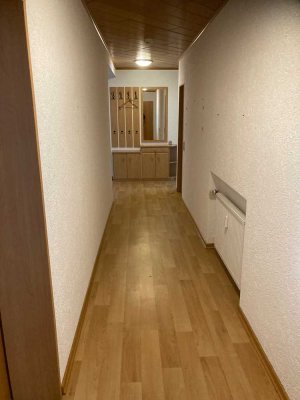 Freundliche 4-Raum-Wohnung mit EBK, Keller und Balkon in zentraler Lage