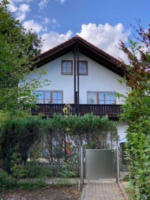 Privat: Ruhige 2-Zimmer-Maisonette-Wohnung mit Balkon in 85521 Riemerling