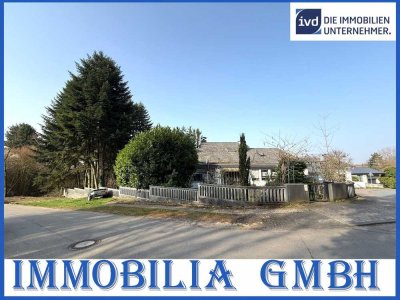 GROßZÜGIG - Einfamilienhaus mit Einliegerwohnung, Indoorpool und großzügigem Garten