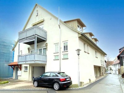 Stilvolle und gemütliche 3-Zimmer-Wohnung mit Garage und Kellerraum in historisch zentraler Lage
