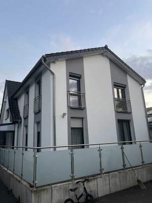 wunderschöne helle 3 Zimmerwohnung mit Balkon