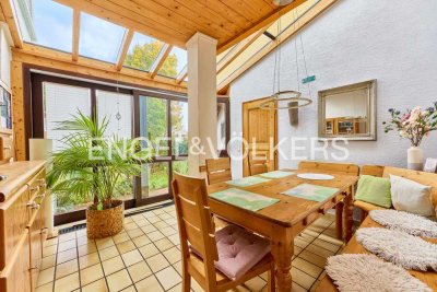 Individuelles Einfamilienhaus mit viel Charme und Lichtdurchflutetem Wintergarten!