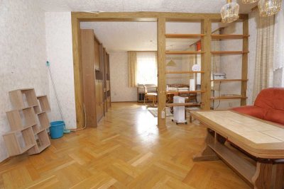 Geräumiges EFH mit Renovierungsbedarf.