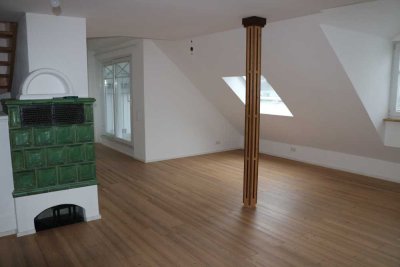 Großzügige DG Maisonette-Wohnung mit gehobener Innenausstattung mit EBK in Unterhaching