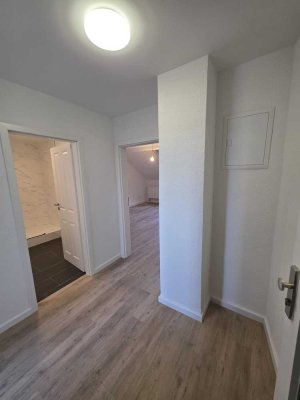 !!! Sorort frei !!! 2-Zi-ETW im Dachgeschoss in DA Johannesviertel !!!