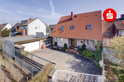 Charmante Doppelhaushälfte mit großzügigem Wohnkomfort in ruhiger Lage