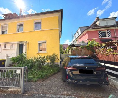 Familienfreundliche Doppelhaushälfte mit Garten