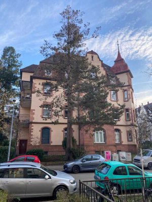 Altbau-5-Zimmer-Dachgeschoßwohnung in Top-Lage Freiburgs / OBERAU