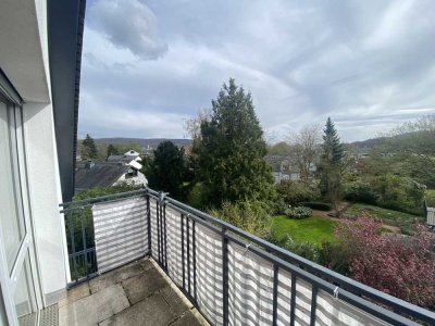 Helle 2-Zimmer-Wohnung mit Balkon, Küche, Bad in Koblenz-Karthause
