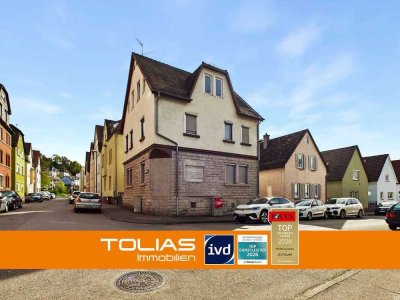 Gut aufgeteilt: vermietetes Mehrfamilienhaus mit drei Einheiten in Zuffenhausen