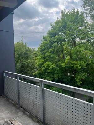 Schöne, helle, renovierte 3 Zi.-Wohnung in Garath
