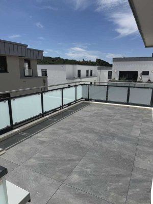Neubau! Moderne 3-Zimmer-Penthouse Eigentumswohnung mit großzügiger Dachterrasse