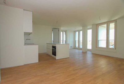 Helle Etagenwohnung mit 2 Zimmern und Ausblick