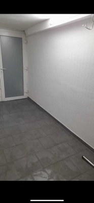 Geschmackvolle, sanierte 1-Raum-Souterrain-Wohnung in Bremen