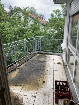 Ruhige 2-Zimmer Wohnung im Dachgeschoss mit Balkon in Böblingen