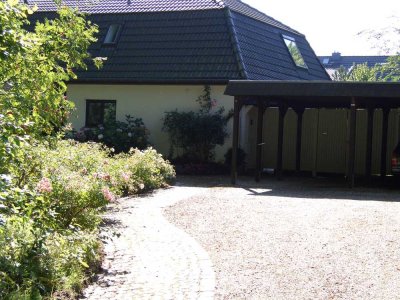 Exklusive, neuwertige 3-Zimmer-Terrassenwohnung mit Terasse und EBK in Rosengarten