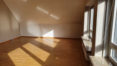 Helle 2-Zimmer Dachgeschosswohnung mit Balkon in Münster-Handorf