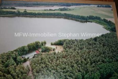 Liebevolles Einfamilienhaus am See ! 
In Alleinlage ! 
Mit Gewerbeeinheit  zur individuellen Nutzu