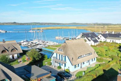 Reetdachvilla - Wassergrundstück - direkt an der Marina Gager/Rügen