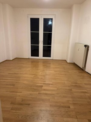 Nachmieter für helle zwei Zimmer Wohnung gesucht