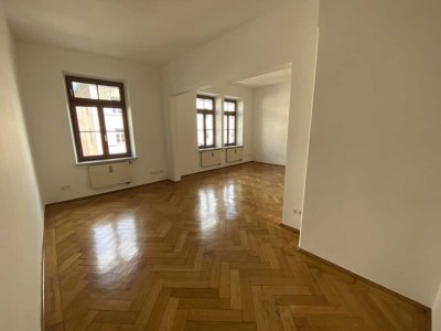 Denkmalgeschütze Altbauwohnnung, 3-Zimmer, renoviert, München Maxvorstadt, bezugsfrei, von privat