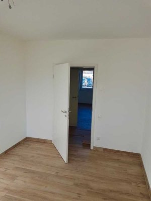 Zweitbezug in wunderschöner Lage mit Einbauküche und Garten: 3-Zimmer-Wohnung sofort verfügbar