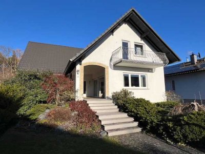 Traumhaft gepflegtes Einfamilienhaus in direkter Waldrandlage!