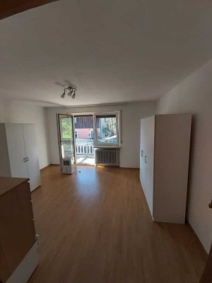 Attraktive 3-Zimmer-Wohnung mit Balkon und EBK in Siegsdorf