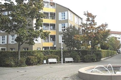 Am Olympiapark: 2-Zi. Wohnung mit Terrasse zur Kapitalanlage