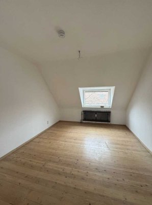 5986 - KA-Oststadt! Renovierte 3-Zimmerwohnung mit Tageslichtbad zu vermieten!