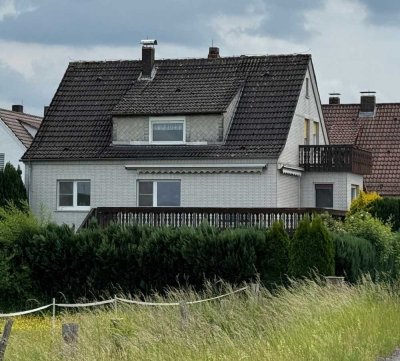 !PROVISIONSFREI! Einfamilienhaus in Schwalmstadt-Niedergrenzebach: 7 Zimmer/164 m², Balkone, Garten,