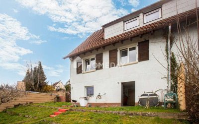 Charmante Renovierungs-Chance: gemütliches Reihenendhaus mit Garten sucht kreative Gestalter